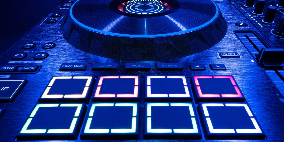 Denon_DJ_Prime_4_G2_1 Denon_DJ_Prime_4_G2_1