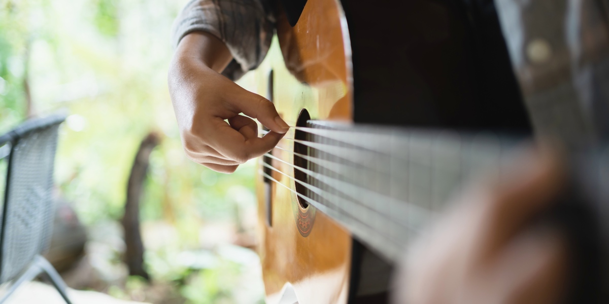Guitare acoustique ou guitare folk Guitare acoustique ou guitare folk