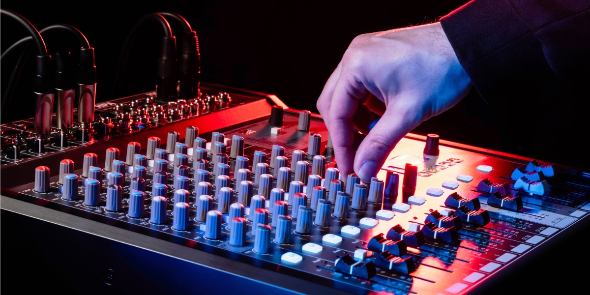 HPA Promix UX console analogique HPA Promix UX console analogique