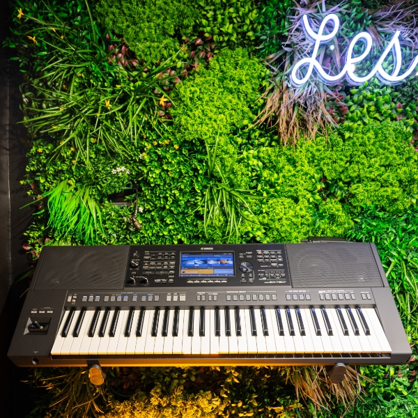 Yamaha - PSR-SX720+