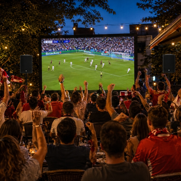 Retransmission de foot sur une terrasse Retransmission de foot sur une terrasse