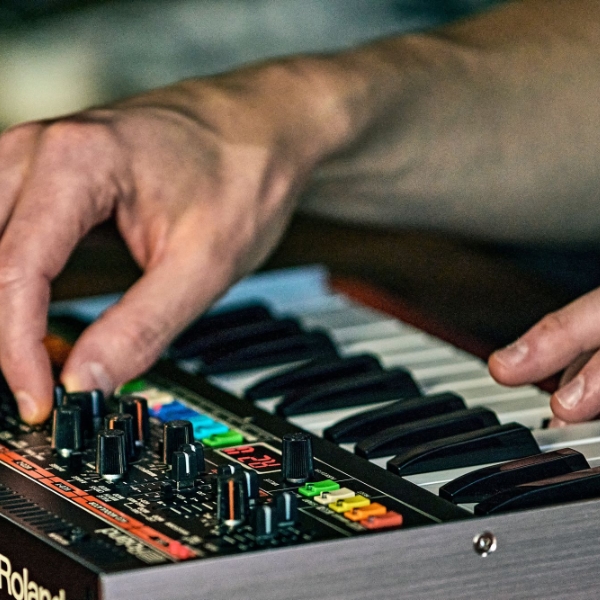 Roland Jupiter 08