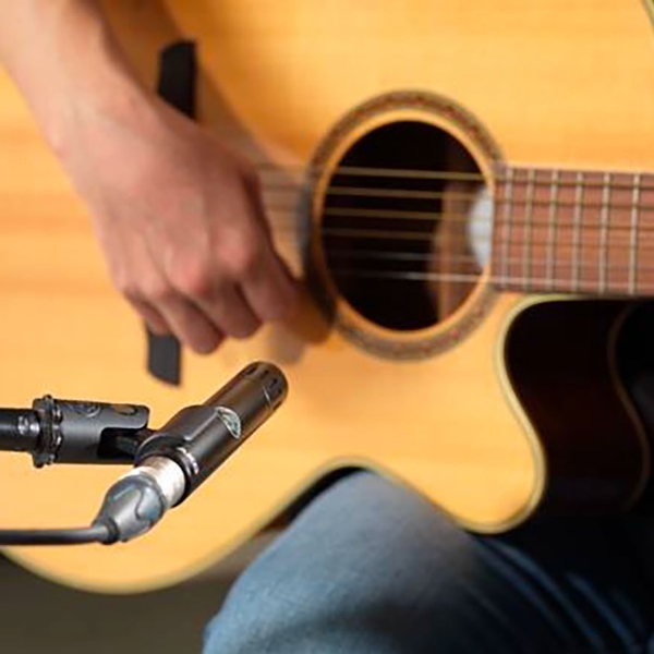 AKG C151