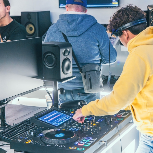 Cours DJ à offrir