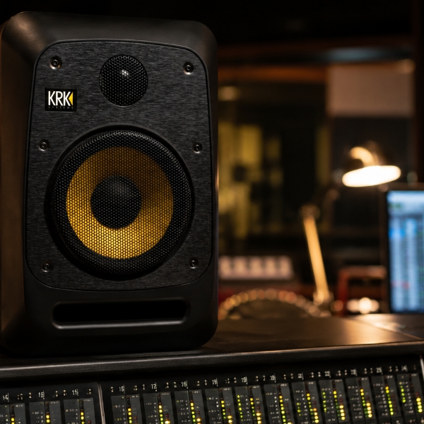 KRK VSeries en stucio