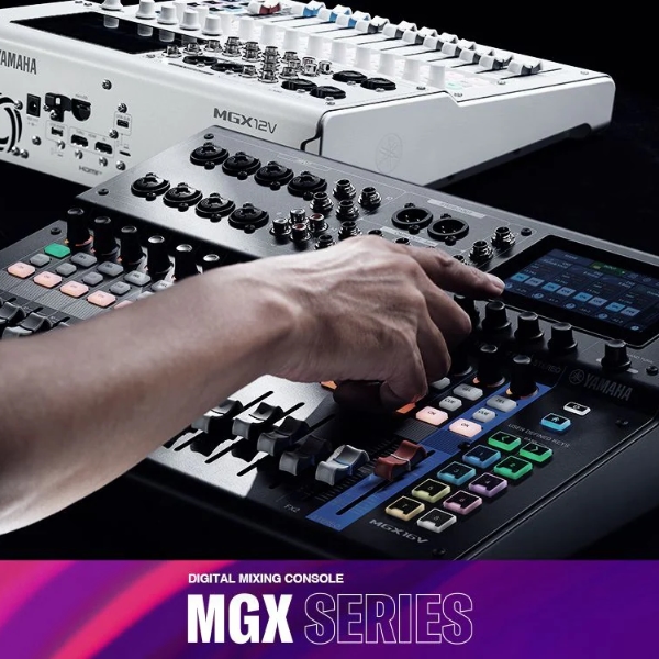 Console de mixage Yamaha MGX