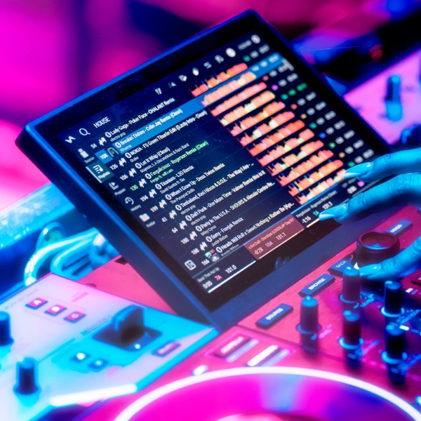Denon_DJ_Prime_4G2_omnisource Denon_DJ_Prime_4_G2_omnisource