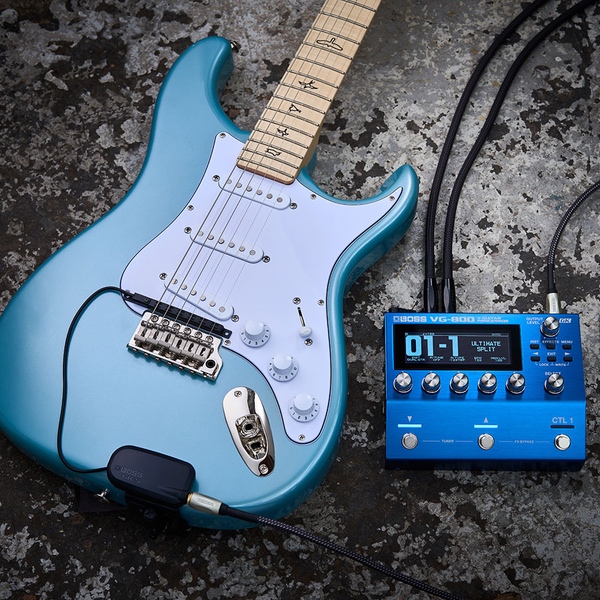 Pedalier Boss VG-800 avec guitare