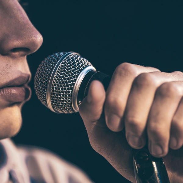 close-up-microphone-karaoke