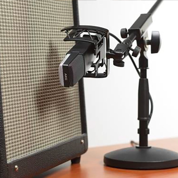 AKG C114