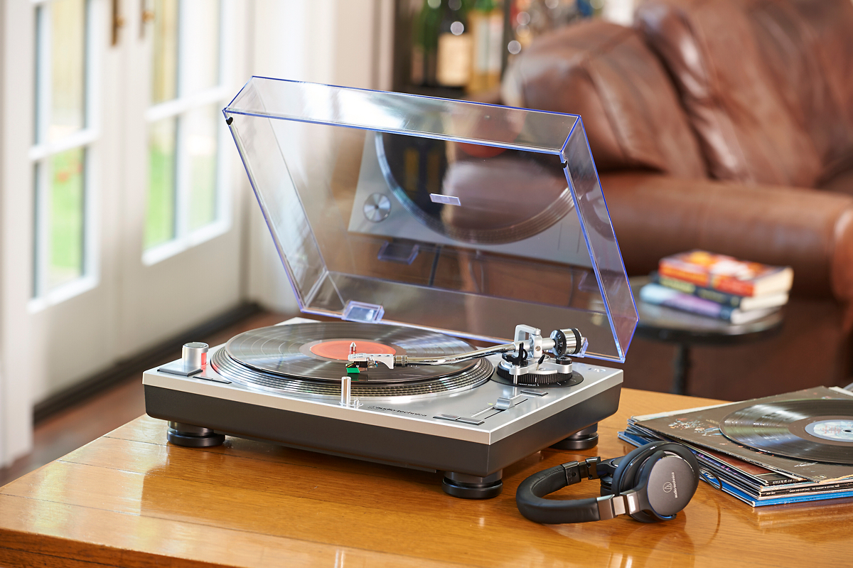 Entretien platines vinyles TD avec AUDIO HARMONIA votre spécialiste HiFi et Haute Fidélité sur Bordeaux 33 Gironde