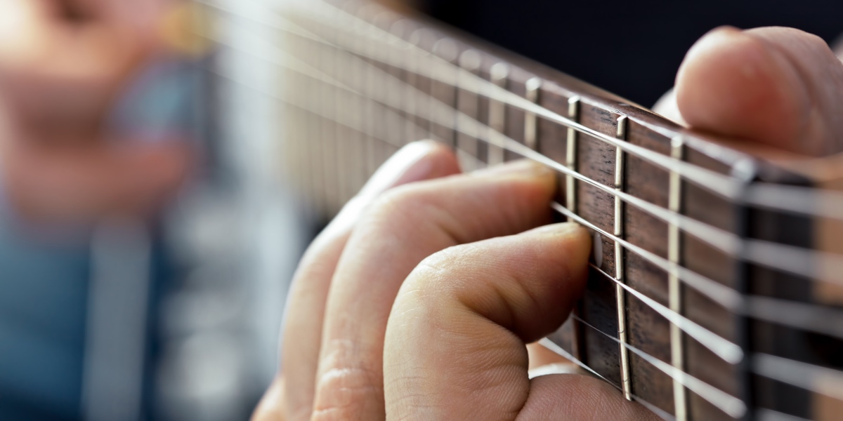 Comment changer les cordes d'une guitare classique
