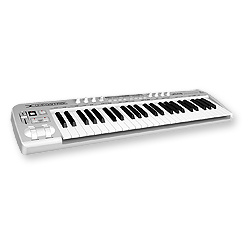 UMX49 Behringer