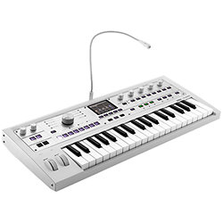 MicroKorg MK2 Limited Edition Metallic White + Housse Korg