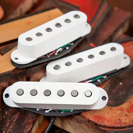 Hot Chicken Strat Bridge White Seymour Duncan