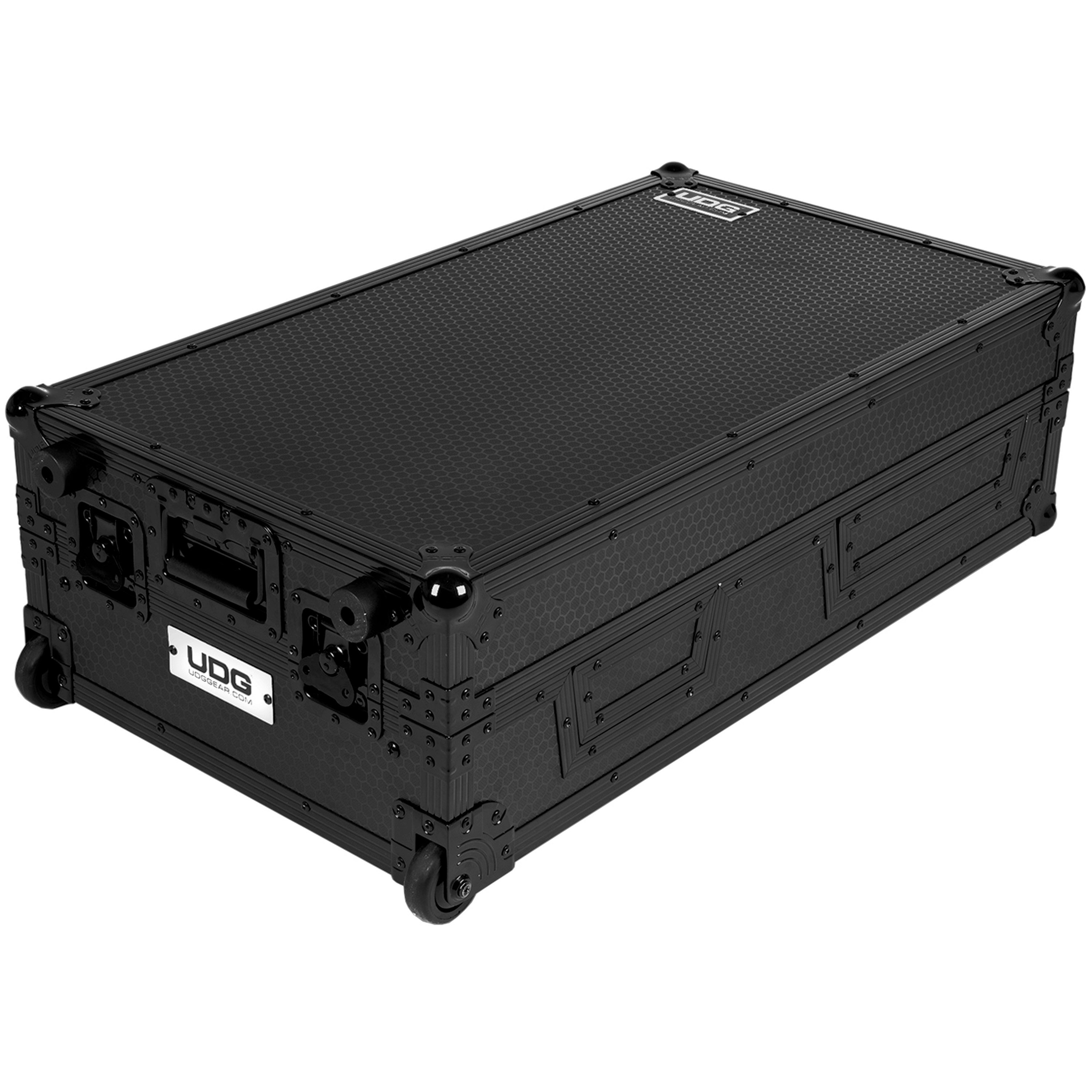 Flight case pour régie Combo 6U vertical et 10U horizontal avec Flight case pour régie Combo 6U vertical et 10U horizontal avec