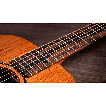 BT2 Baby Taylor Mahogany + Housse Taylor