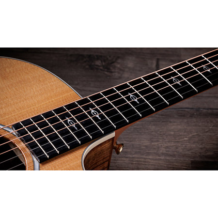 214ce-K DLX + Etui Taylor