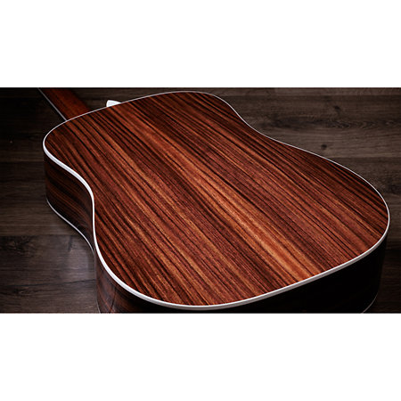 Legacy 810e Limited Edition + Etui Taylor