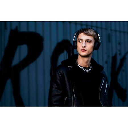 S-80 Black V-MODA