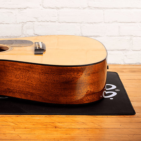 Martin Guitars 18A0136 Axe Mat
