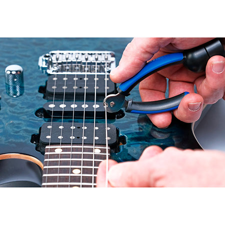 MusicNomad MN223 Grip One All in One String Winder avec pince et retrait pin