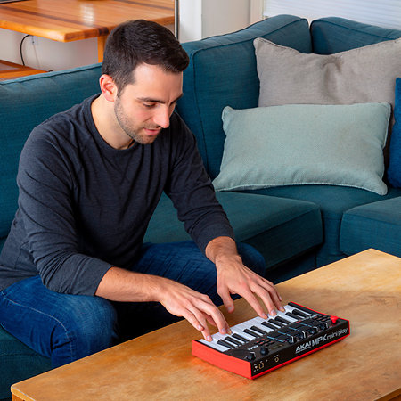 MPK Mini Play Mk3 + Komplete 15 Standard Upgrade Akai