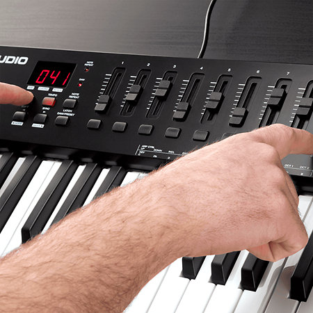 M AUDIO Oxygen 49 MkV + Komplete 15 Standard Upgrade