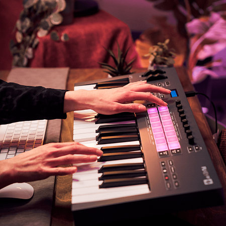 FLkey 37 + Komplete 15 Standard Upgrade Novation
