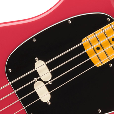 American Professional Classic Mustang Bass Split Single MN Faded Dakota Red + Housse Fender