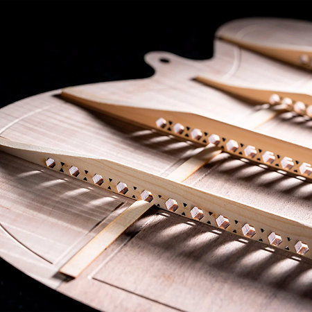 GPCE Inception M2 Maple Gloss 2025 + Etui Martin Guitars