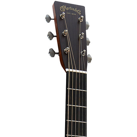 D-28 Street Legend + Etui Martin Guitars
