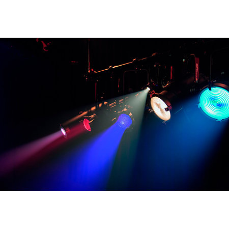 Performer 1500 Fresnel Q6 Showtec