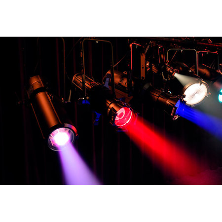 Performer 1500 Fresnel Q6 Showtec