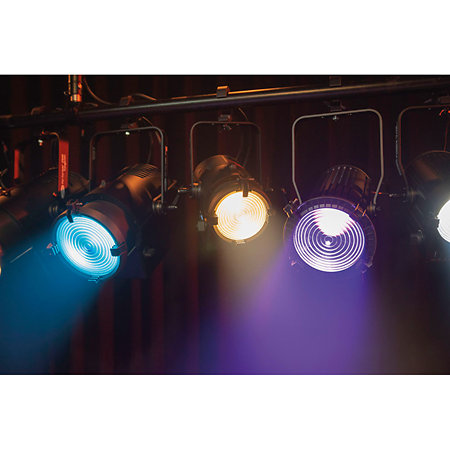 Showtec Performer 1500 Fresnel Daylight