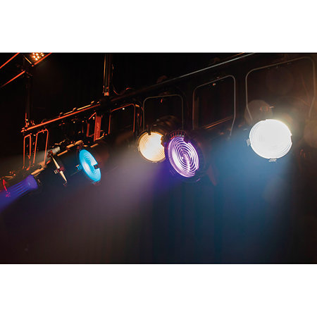 Performer 2500 Fresnel Daylight Showtec