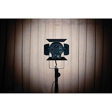 Showtec ACT Fresnel 150 WW