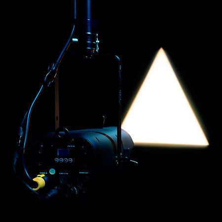 Showtec Performer Profile Zoom 150 Q6