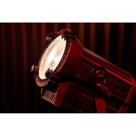 Performer 2200 Fresnel DDT 3200K Showtec
