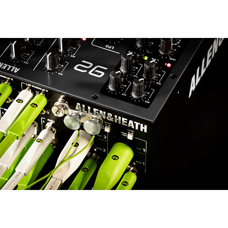 Pack Xone:92 mk2 + 12" Flight Case Alvéolé Allen & Heath