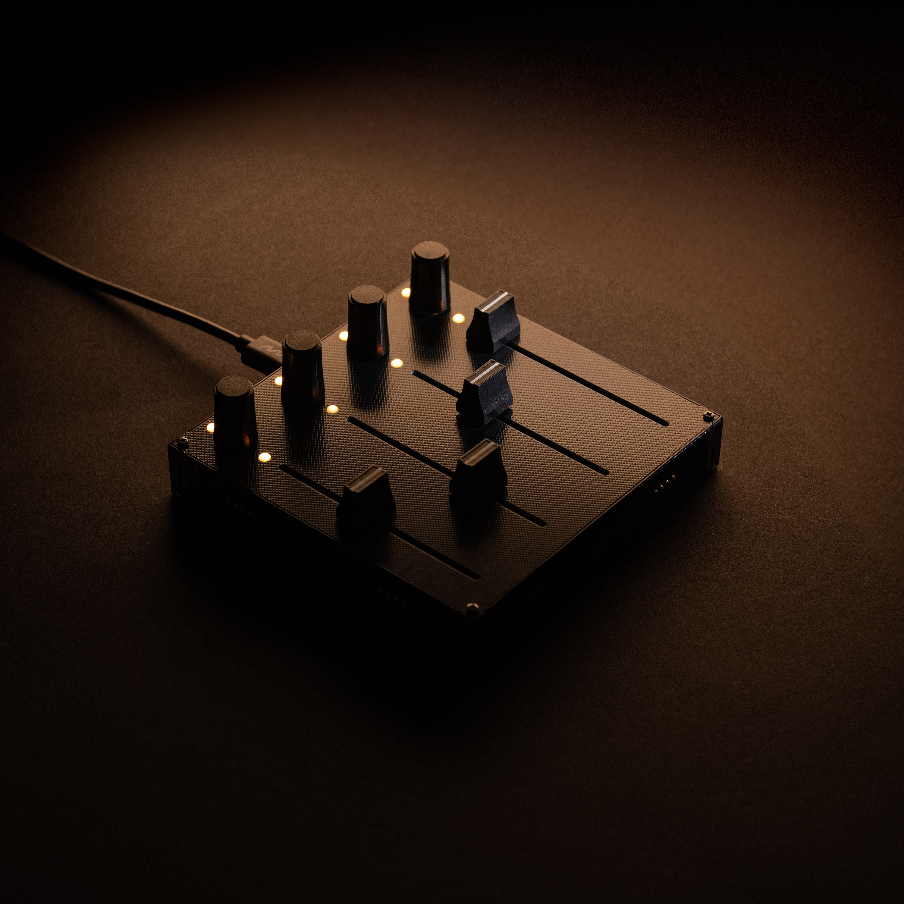 Intech Studio Grid Series 3 EF44 Detent - Surface de contrôle SonoVente.com