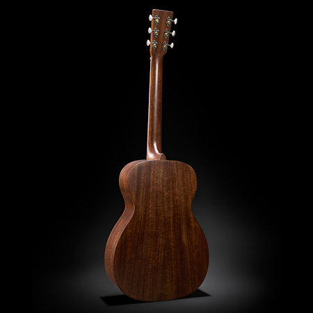0-17 + Etui Martin Guitars