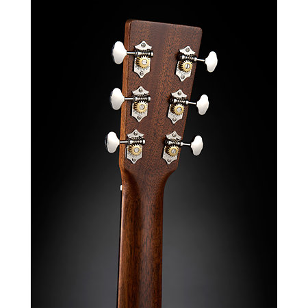 0-17 + Etui Martin Guitars