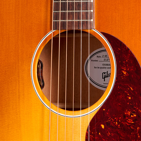 Gibson J-45 Standard Heritage Cherry Sunburst