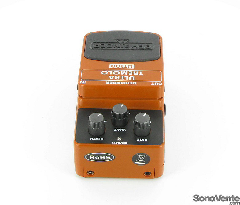 UT100 ULTRA TREMOLO Behringer