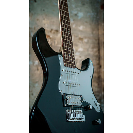 Pacifica 112V Black Yamaha