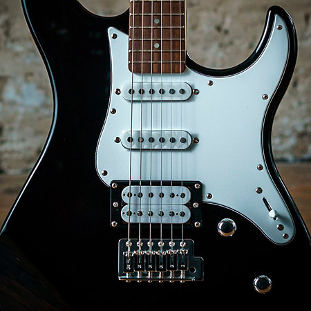 Pacifica 112V Black Yamaha