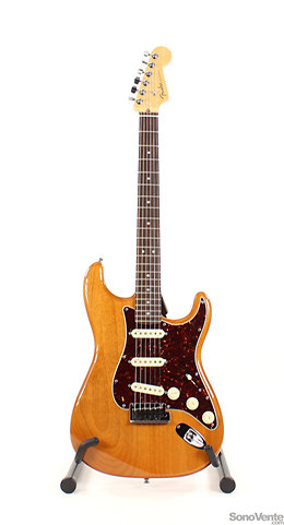 American Deluxe Strat - Amber RW Fender