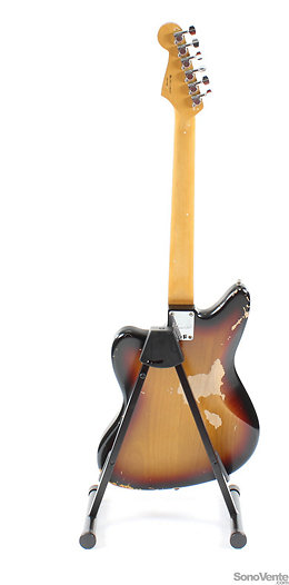 Kurt Cobain Jaguar 3 Color Sunburst Fender