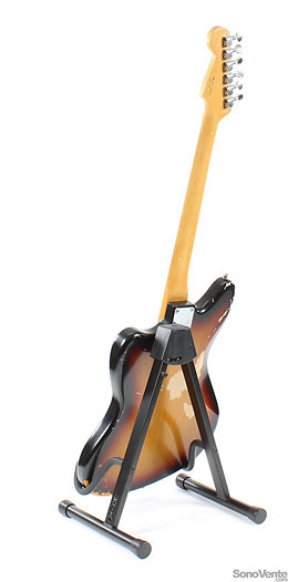 Kurt Cobain Jaguar 3 Color Sunburst Fender